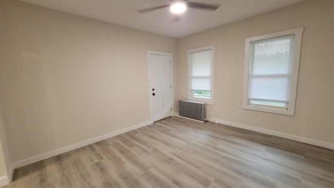 Building Photo - 64 Edinboro St