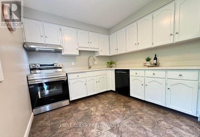 Building Photo - 576 Kortright Rd W