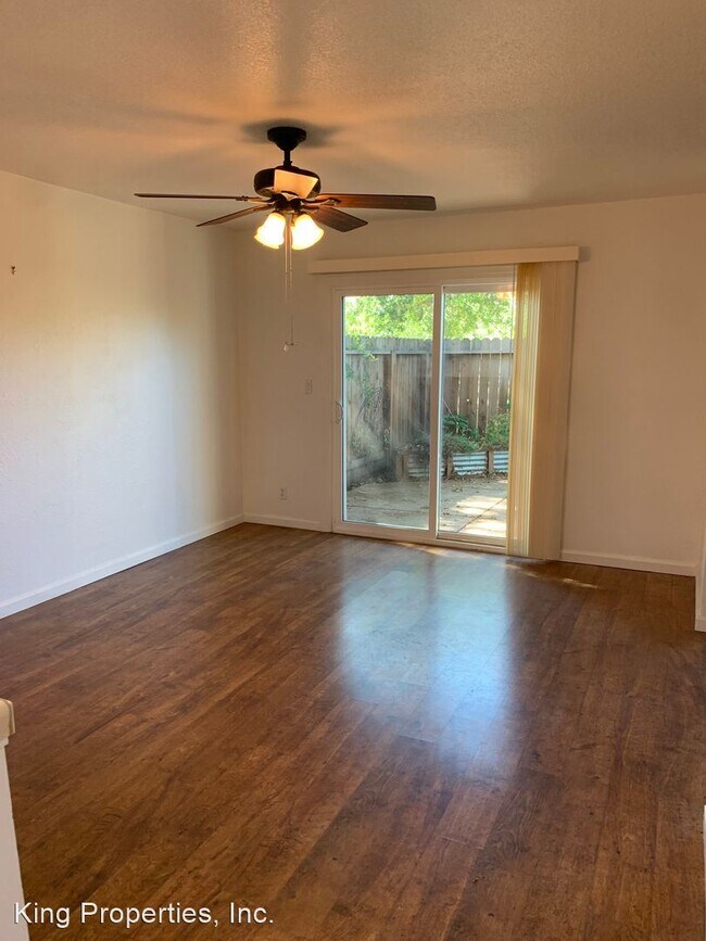 Foto del edificio - 3 br, 2.5 bath House - 3401 Bermuda Avenue...