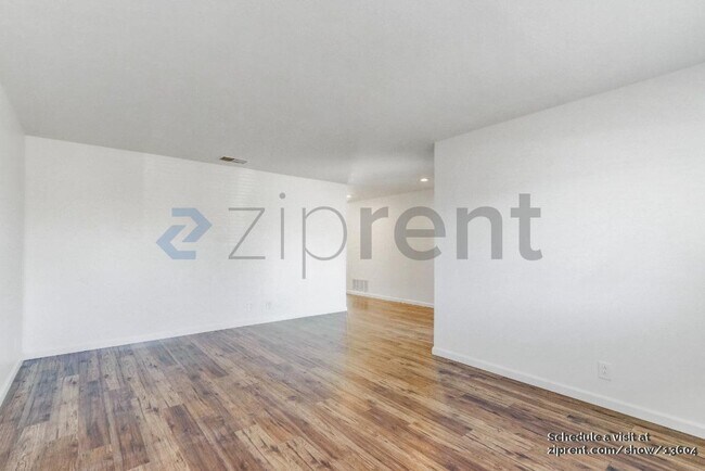 Foto del edificio - 7463 Black Oak Rd