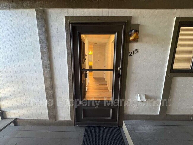 Foto del edificio - 2700 S Holly St