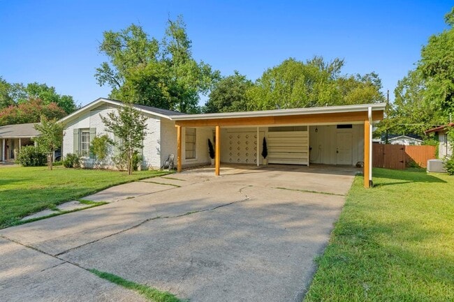 Foto del edificio - 5512 Delwood Dr