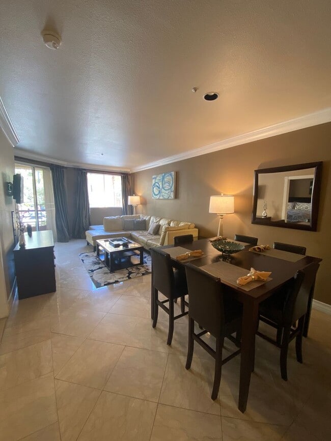 Building Photo - 260 E Flamingo Rd