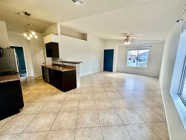 Building Photo - Single Family House