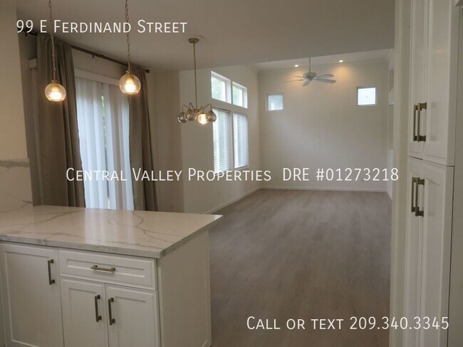 Foto del edificio - 99 E. Ferdinand Street, Tracy!
