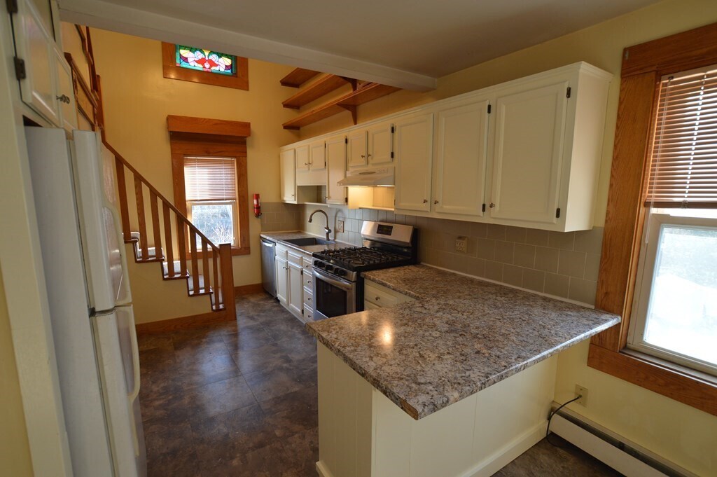 23 Wellman St Unit 2, Beverly, MA 01915 Room for Rent in Beverly, MA