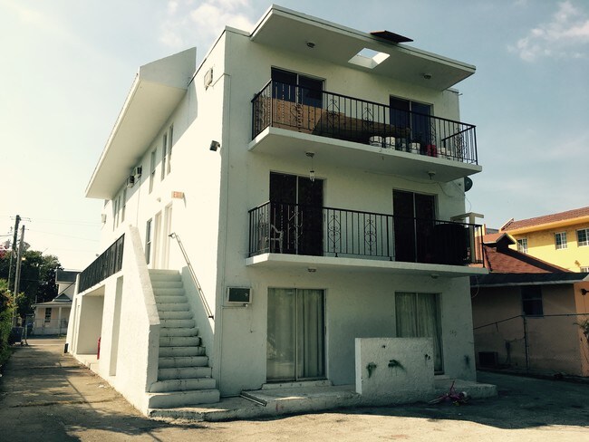 Foto del edificio - 817 NW 2nd St