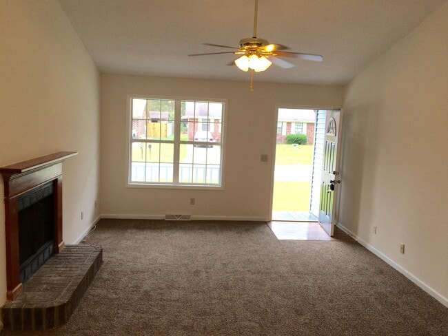 Building Photo - 112 Pecan Grove Ave