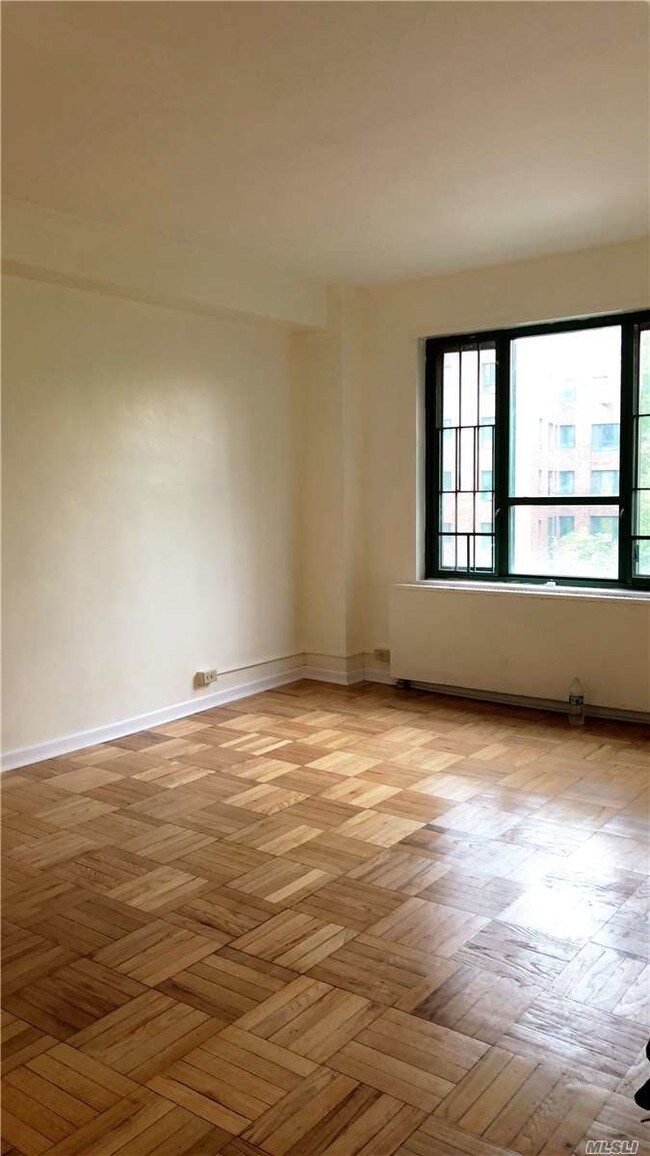 Building Photo - 1675 Metropolitan Ave