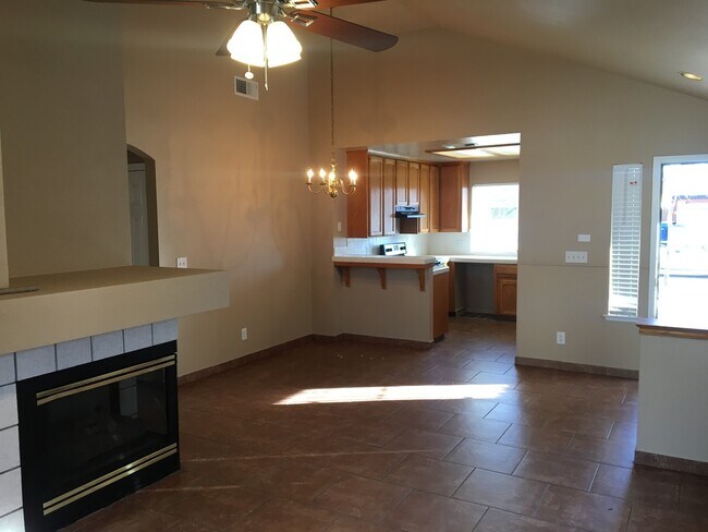 Foto del edificio - Charming Single-Family Home For Rent!