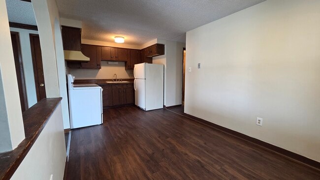 Kitchen - 194 Mead St