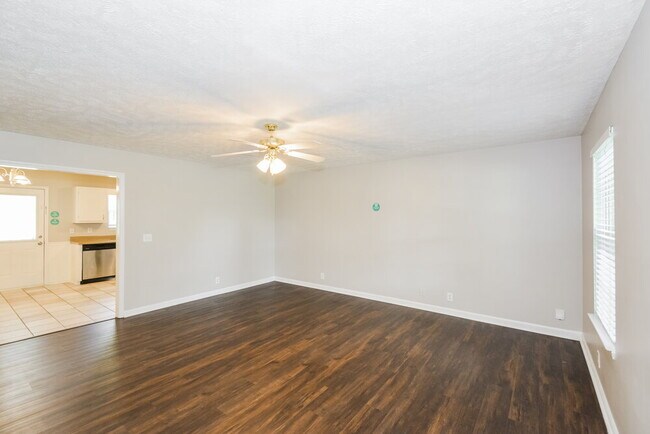 Foto del edificio - 2816 Islington Dr
