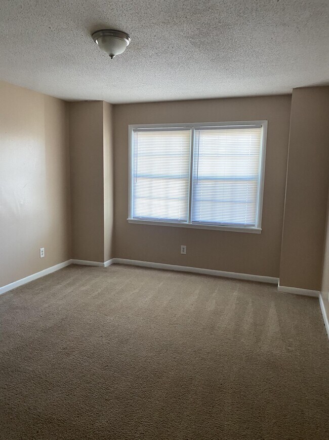 Building Photo - 1804 Graymont Ln SW