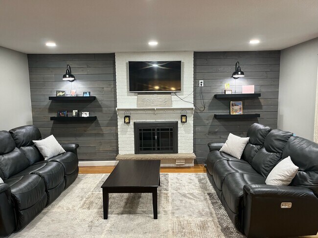 Foto del edificio - 6112 Birchwood Rd