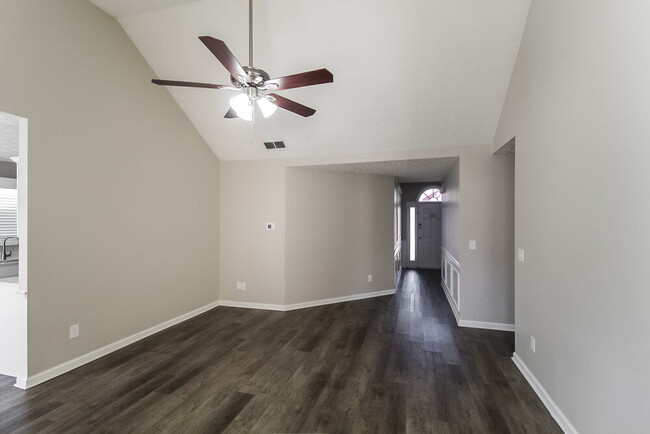 Foto del edificio - 125 Eastfield Ct