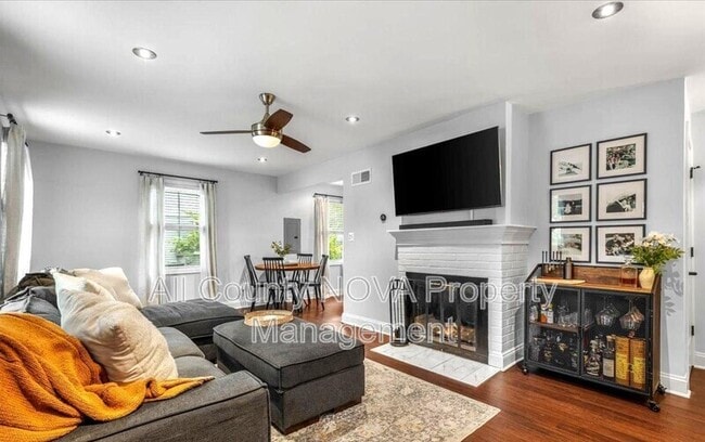 Photo - 6666 Barrett Rd House