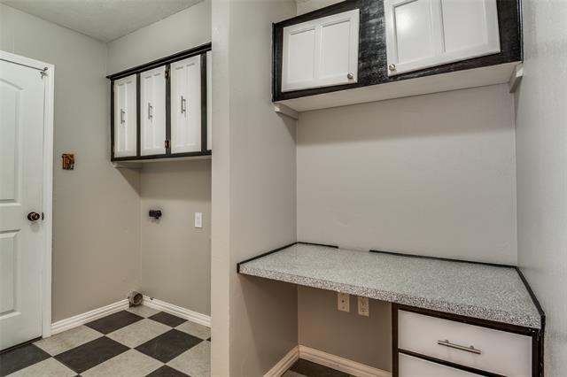 Building Photo - 2010 Vail Dr