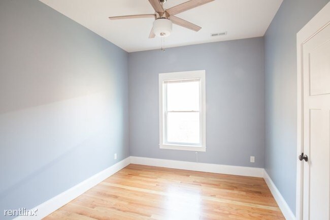 Building Photo - 2 br, 2 bath Apartment - 715 Delta