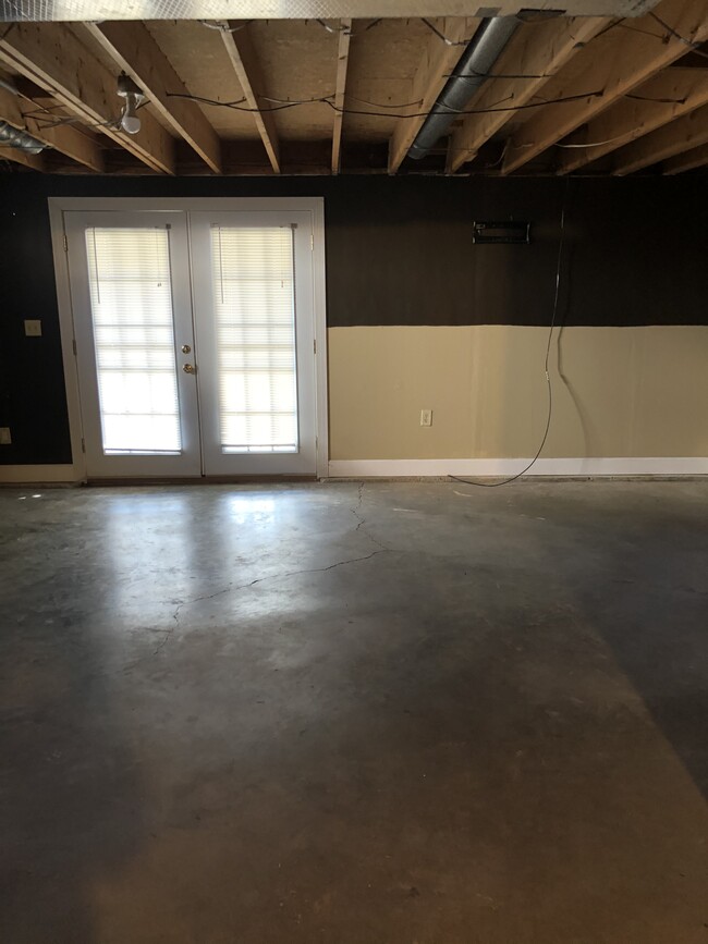 Building Photo - 2708 Pioneer Ct