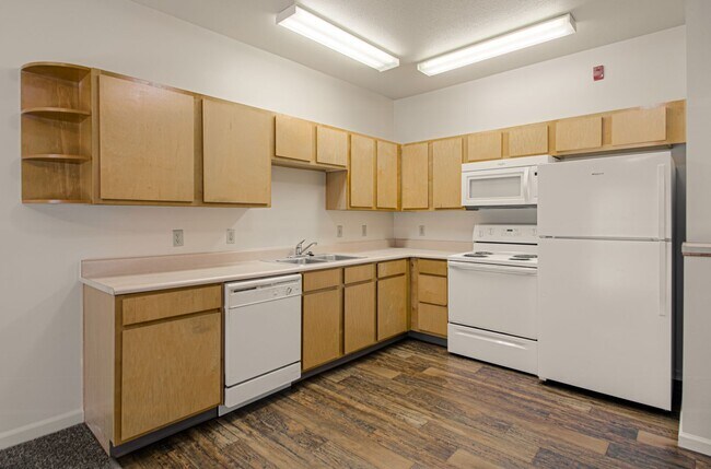 Interior Photo - Englewood Vista