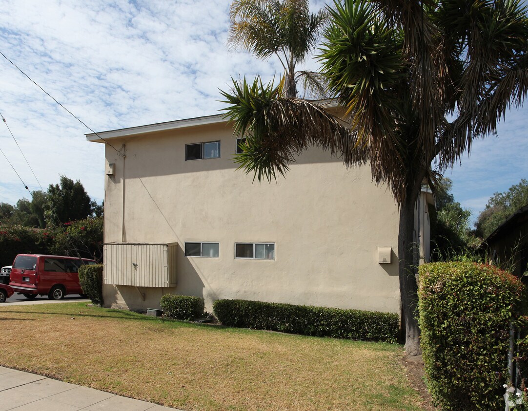 Building Photo - 1702 Una St