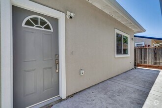Building Photo - 2350 Cabrillo Ave