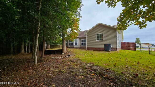 Building Photo - 300 Buoy Ct
