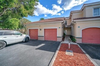 Building Photo - 2532 Centergate Dr