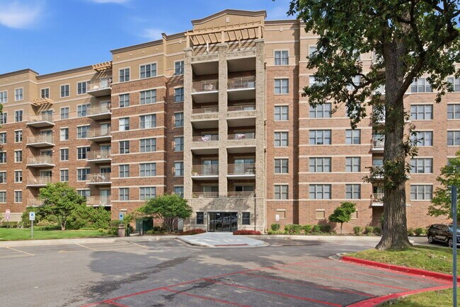 Foto del edificio - 125 Lakeview Dr