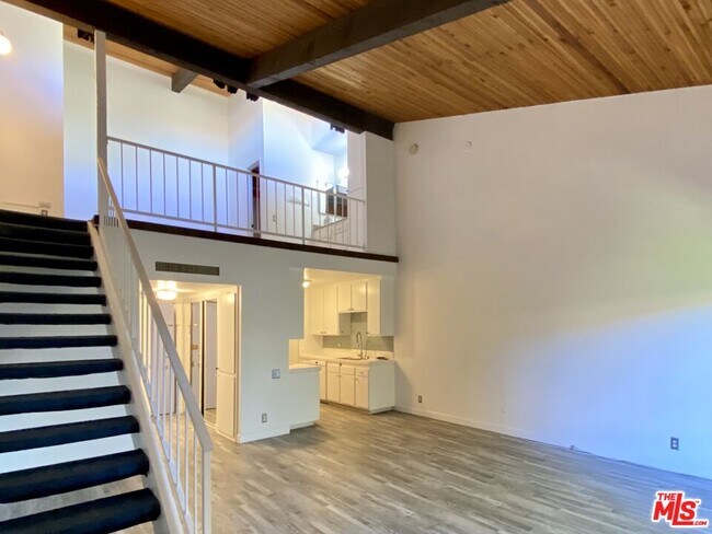 Building Photo - 5460 White Oak Ave