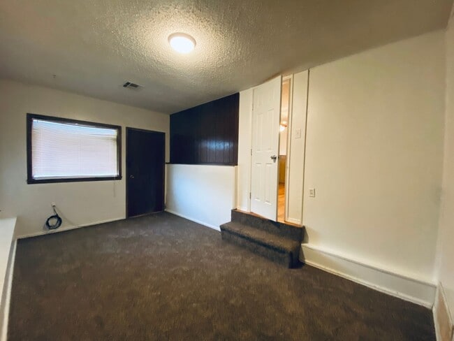 Building Photo - Cute Home for rent in OKC