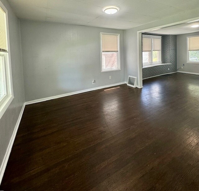 Foto del edificio - Charming 3-Bedroom 1-Bath Home with Modern...