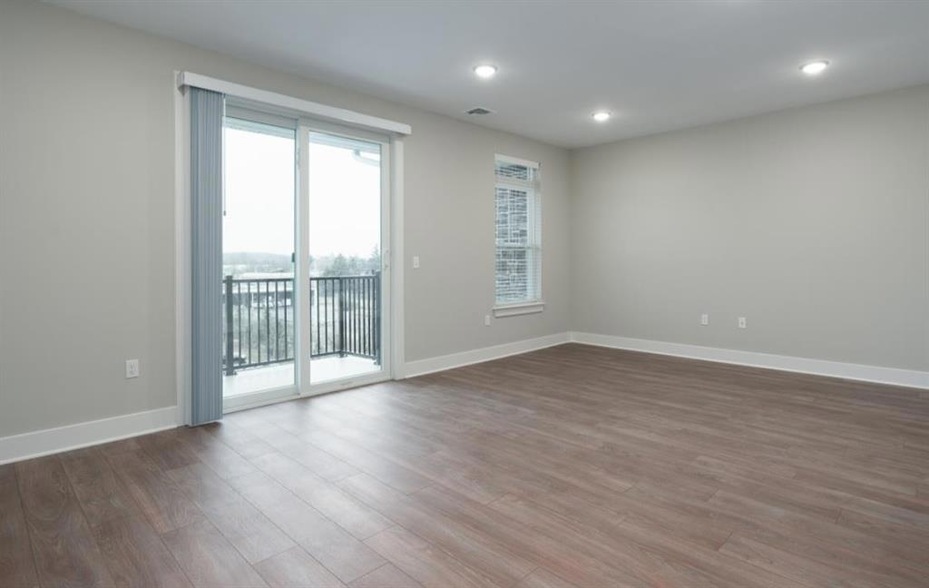 Building Photo - 2295 Lafayette Park Dr