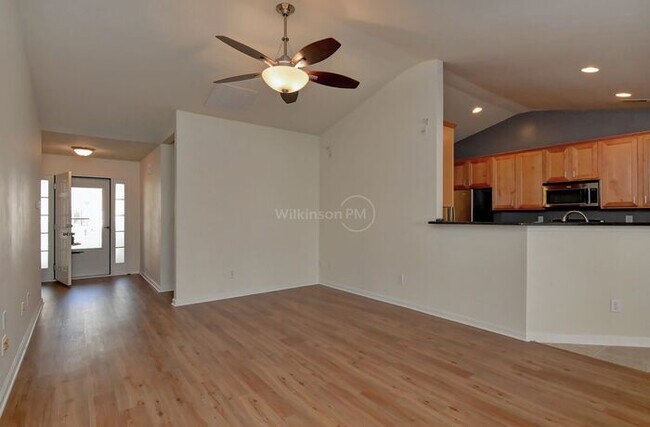 Foto del edificio - Beautiful Ranch Home (3/4br 3bth) in India...