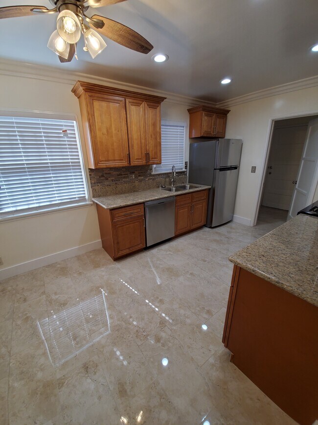 Kitchen - 1869 W 54th St