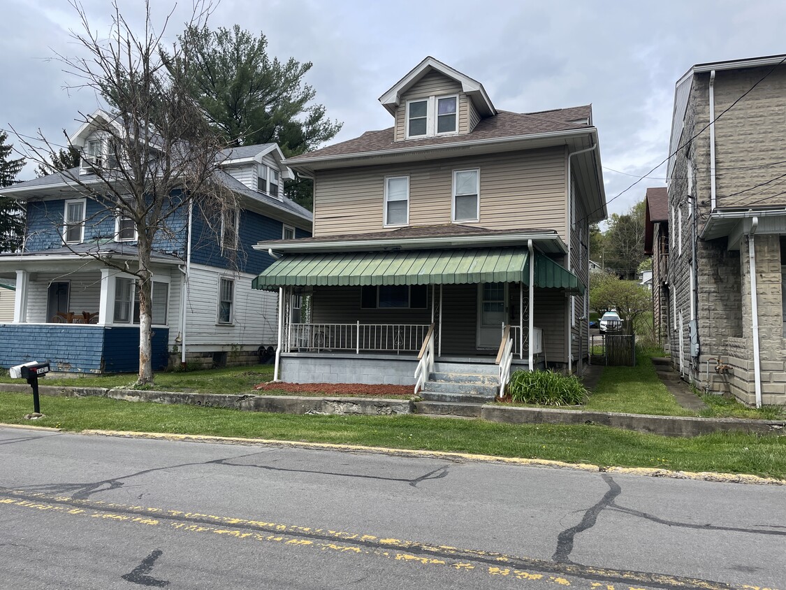 Front of the house - 1423 Sabraton Ave