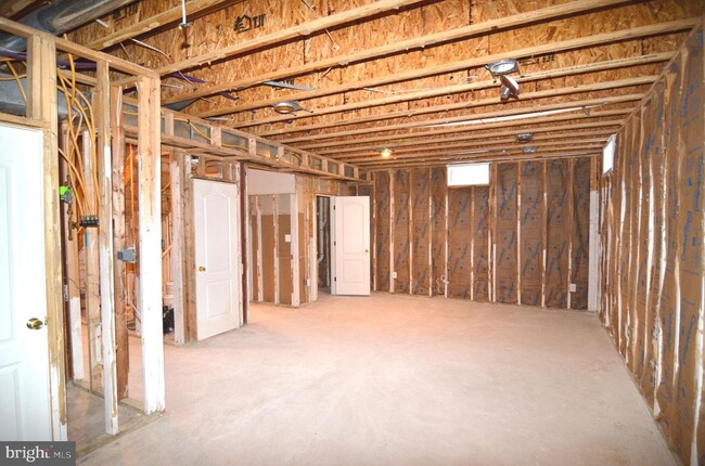 Building Photo - 2 Riverwatch Ln