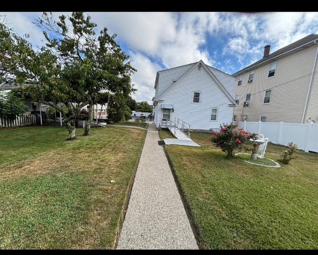 Building Photo - 53 Clemence St