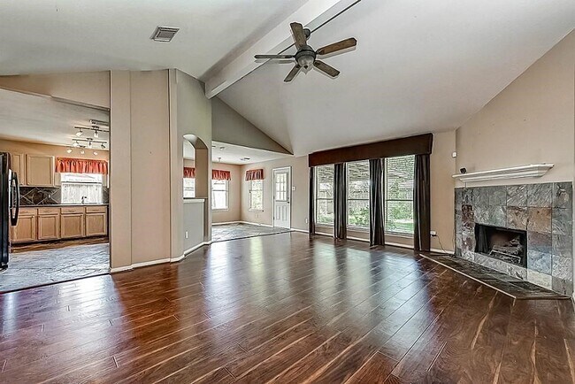 Foto del edificio - 2910 Huntington Way