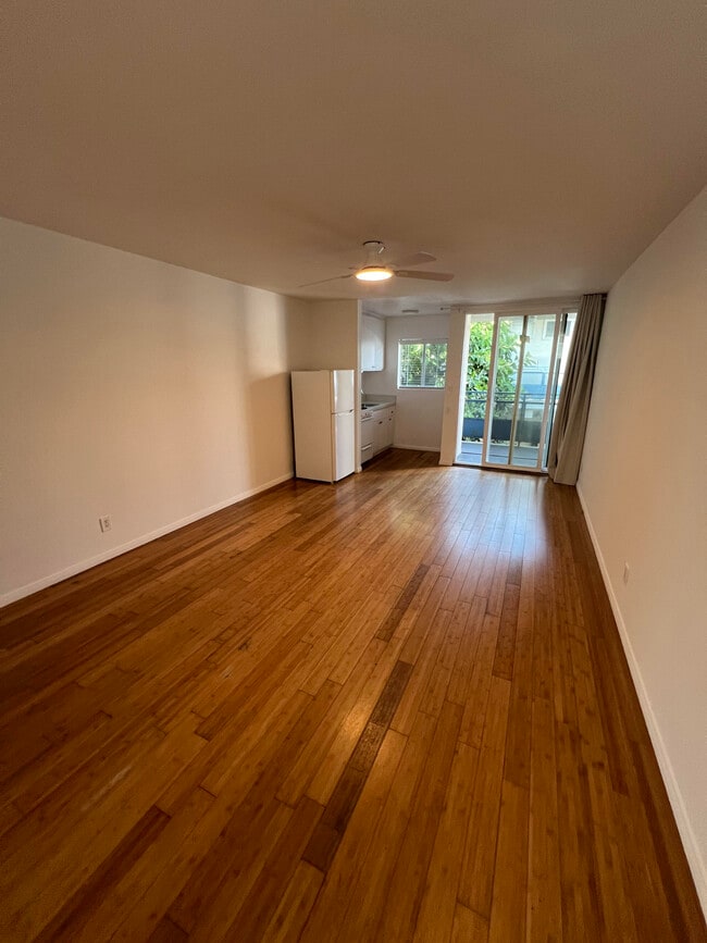 Building Photo - 1101 Ocean Front Walk