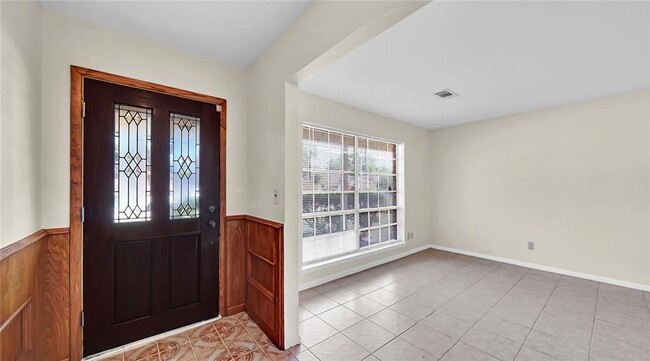 Building Photo - 737 E Brown Ln