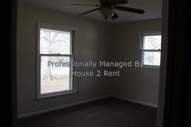 Building Photo - 3007 Woodlawn Pl