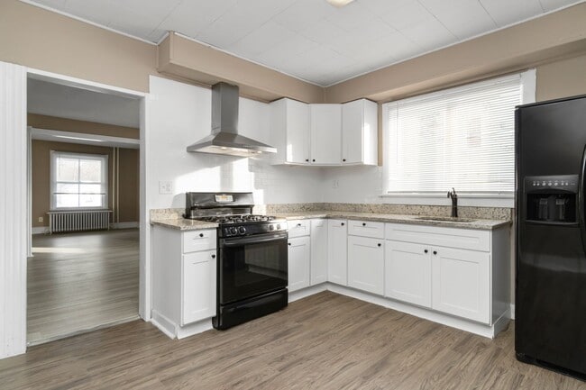 Foto del edificio - 458 Main St