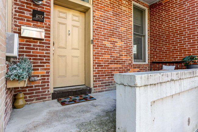 Foto del edificio - 2 bedroom townhouse in Midtown Harrisburg