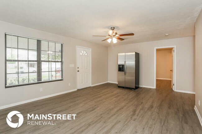 Foto del edificio - 7948 Austin Rd