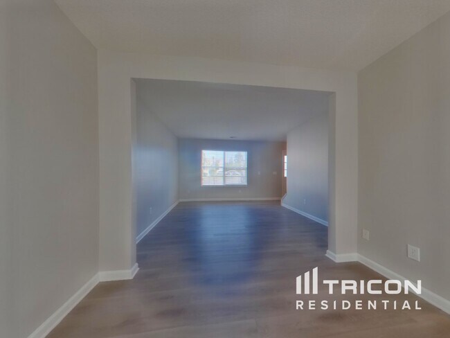 Foto del edificio - 407 Hidden Pines Rd