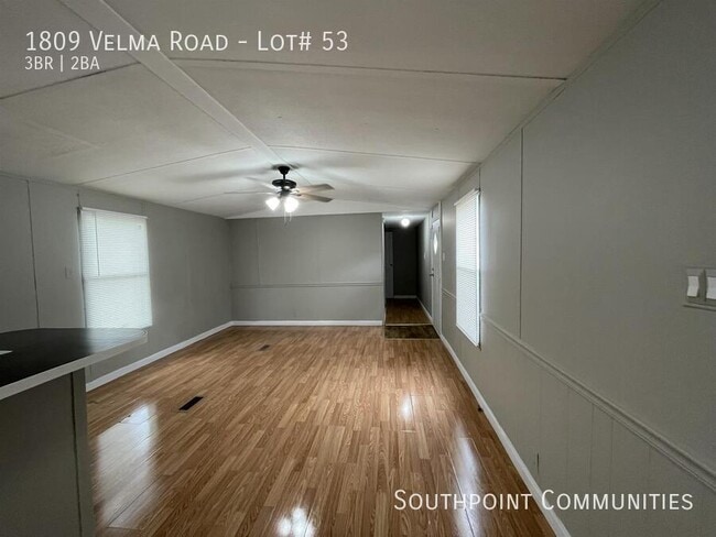 Building Photo - 1809 Velma Rd
