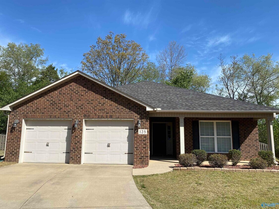 Foto principal - 128 Somerset Park Dr