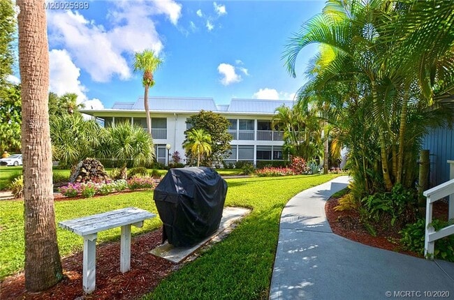 Building Photo - 1852 SW Palm City Rd