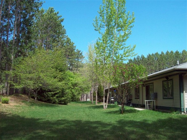 Foto del edificio - 315 Pine Tree Dr
